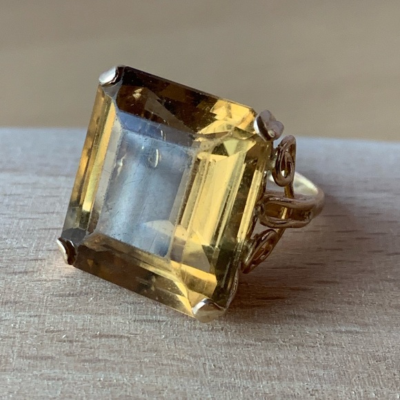 VINTAGE 14K YELLOW GOLD HUGE STEP EMERALD CUT CITRINE QUARTZ RING STATEMENT - Picture 11 of 16